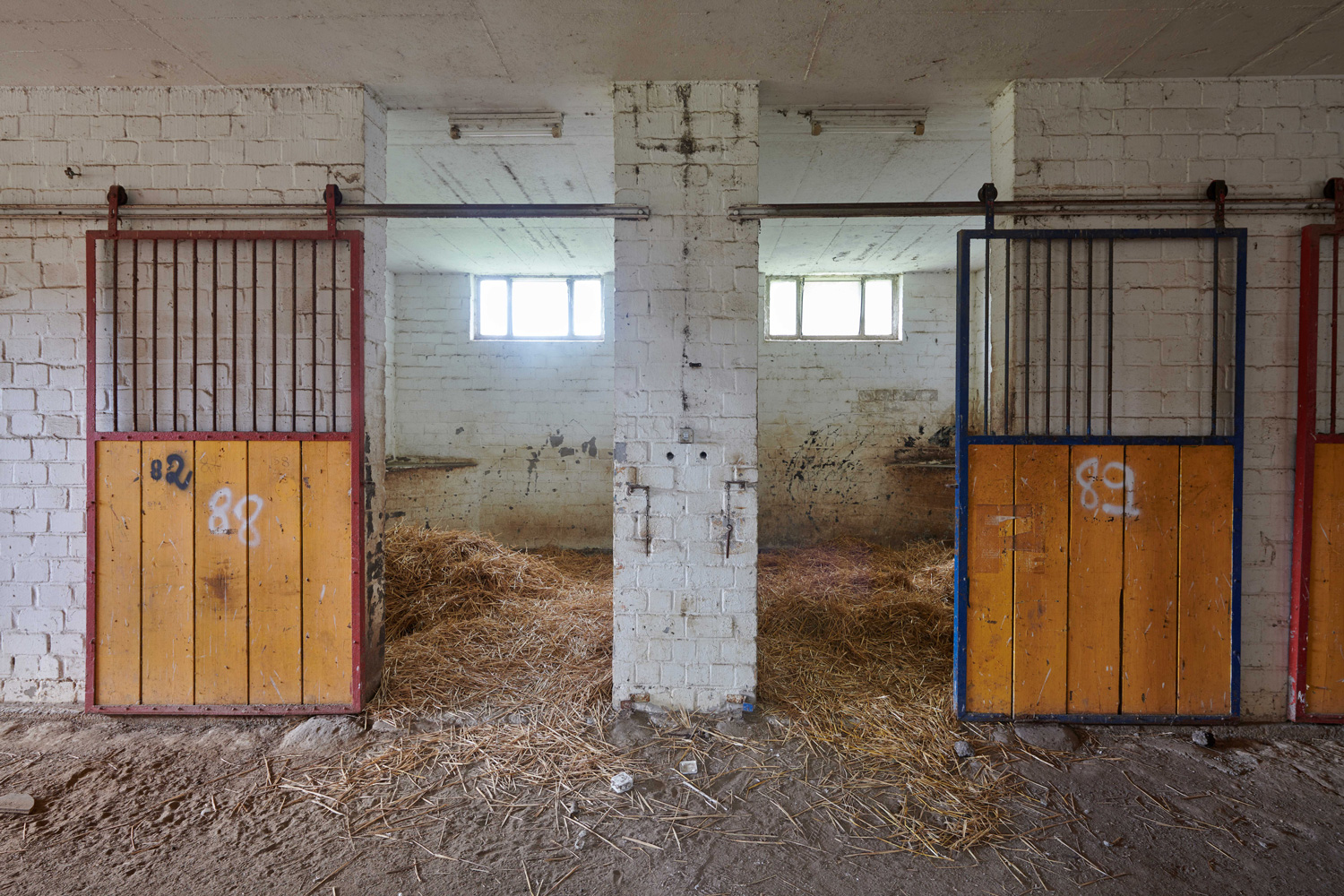 Blick in die alten Stallungen des Hammfeldhof auf dem Parkgelände der Landesgartenschau Neuss 2026 | Foto: Thomas Meyer