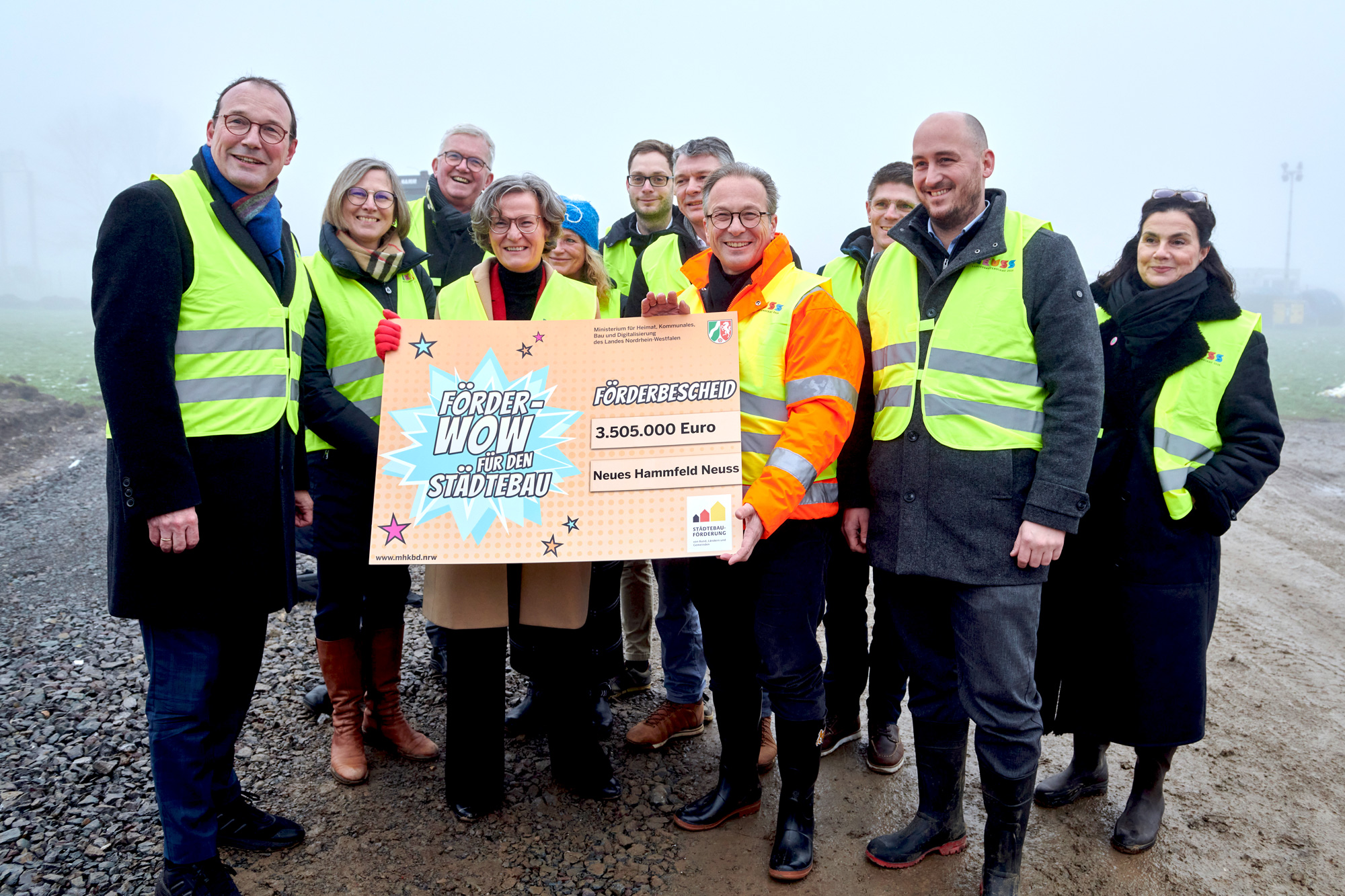 Christoph Hölters, Annette Nothnagel, Hans-Christian Eckhardt, Ministerin Ina Scharrenbach, Bettina Weiß, Simon Rock, Jörg Geerlings, Bürgermeister Reiner Breuer, Marcus Longerich, Jan Sommer, Sandra Maria Breuer (v.l.n.r.) | Fotos: LAGA GmbH © Thomas_Mayer_Archive